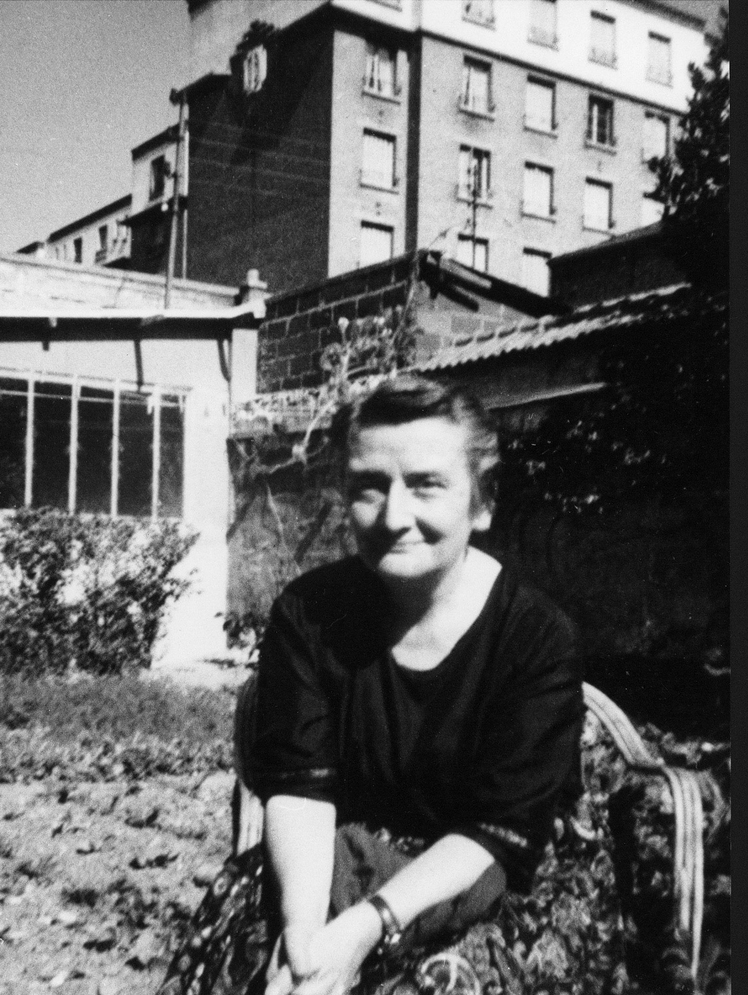 missionnaire - Madeleine Delbrêl (1904-1964), missionnaire des gens des rues Madeleine_delbr%C3%AAl_portrait