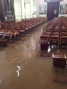 inondation_église_Crecy-La-Chapelle