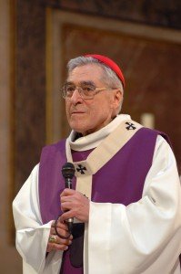 2005, Le cardinal Jean-Marie LUSTIGER procédant à l'appel décisif des catéchumènes à l'église de la Madeleine, Paris (75), France.