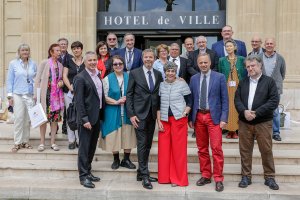 Le jury œcuménique avec les invités à la réception à la mairie de Cannes