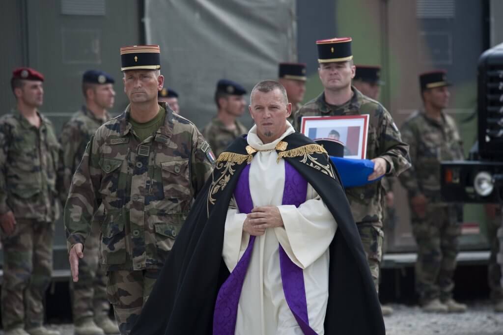 L’aumônier militaire, un prêtre auprès des soldats