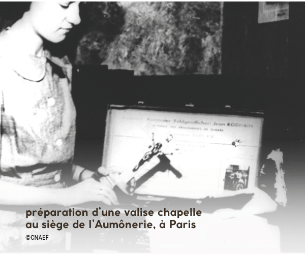 abbé Rodhain - préparation d'une valise-chapelle préparation d'une valise-chapelle