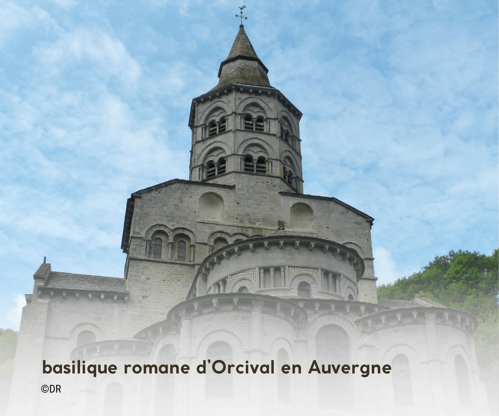 basilique romane d'Orcival en Auvergne