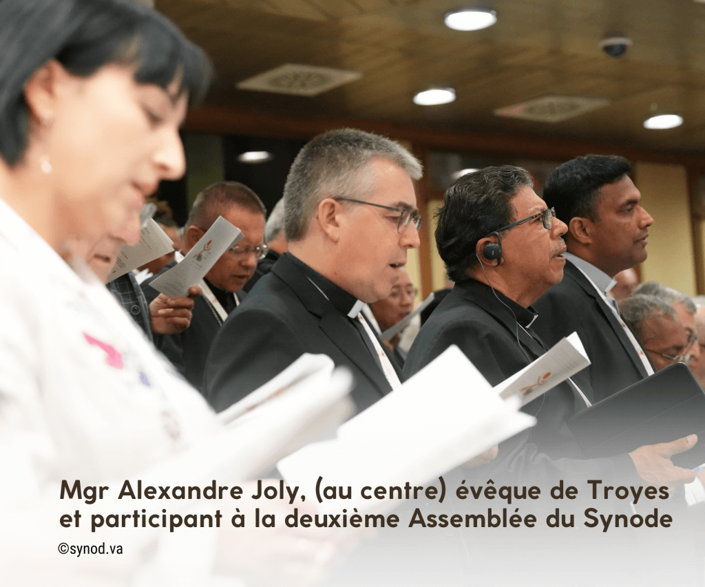 Mgr A. Joly, évêque de Troyes, participant au Synode