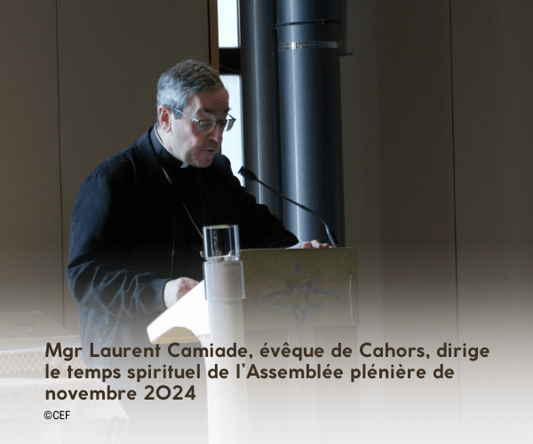 Mgr Laurent Camiade, évêque de Cahors, dirige le temps spirituel de l’Assemblée plénière de novembre 2024