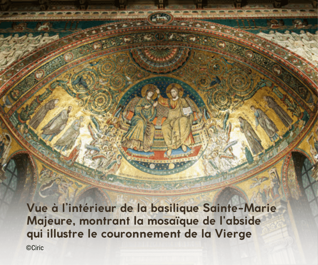 vue à l'intérieur de la basilique Sainte-Marie Majeure, à Rome