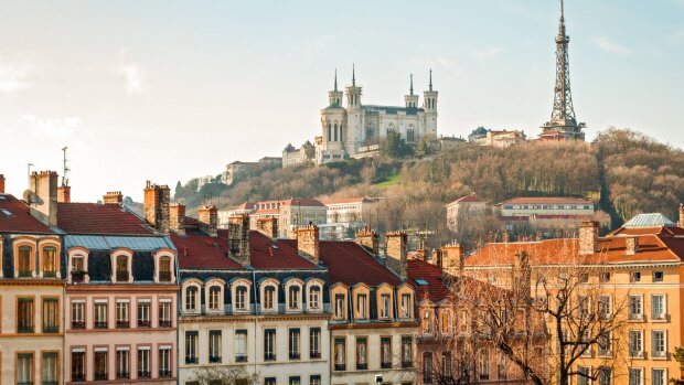 vue de la ville de Lyon avec la basilique de Fourvière