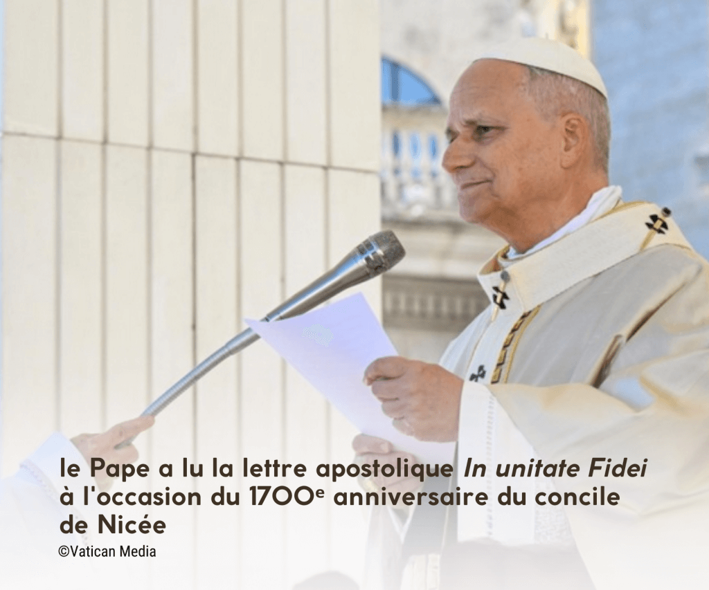 le pape a lu la lettre apsotolique Inn Uniate Fidei