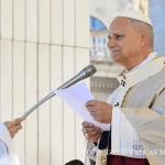 le pape a lu la lettre apsotolique Inn Uniate Fidei