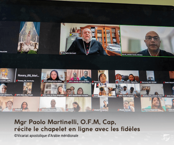 prière de Mgr Paolo Martinelli et des fidèles du vicariat apostolique d'Arabie méridionale
