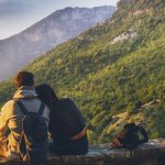 un couple en espérance d'enfant