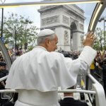 le Pape aux Champs Elysées