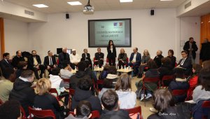 image de représentants de culte et de l'Etat devant les collégiens du Raincy