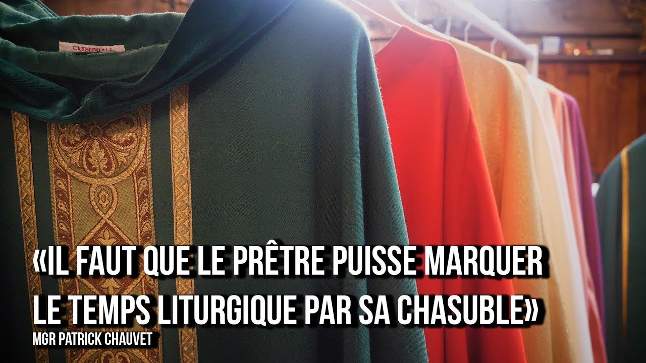 Définition : Chasuble - Église catholique en France
